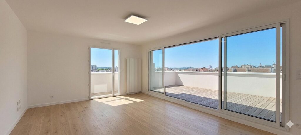 APPARTEMENT T4 + Grande Terrasse quartier Barrière de Paris