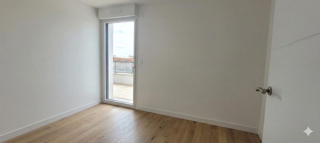 APPARTEMENT T4 + Grande Terrasse quartier Barrière de Paris