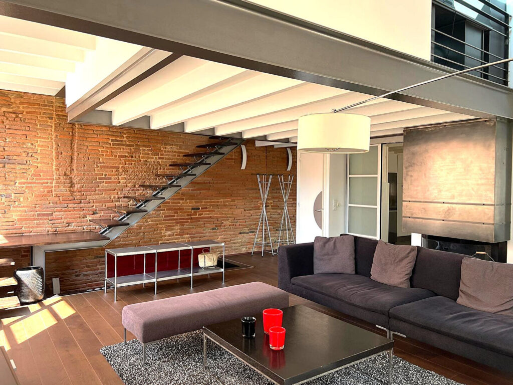 Toulouse Carmes – Appartement T4 – esprit maison sur le toit avec terrasse