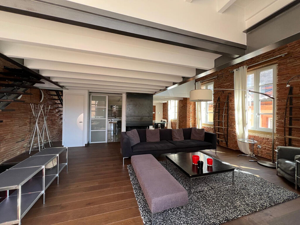 Toulouse Carmes – Appartement T4 – esprit maison sur le toit avec terrasse