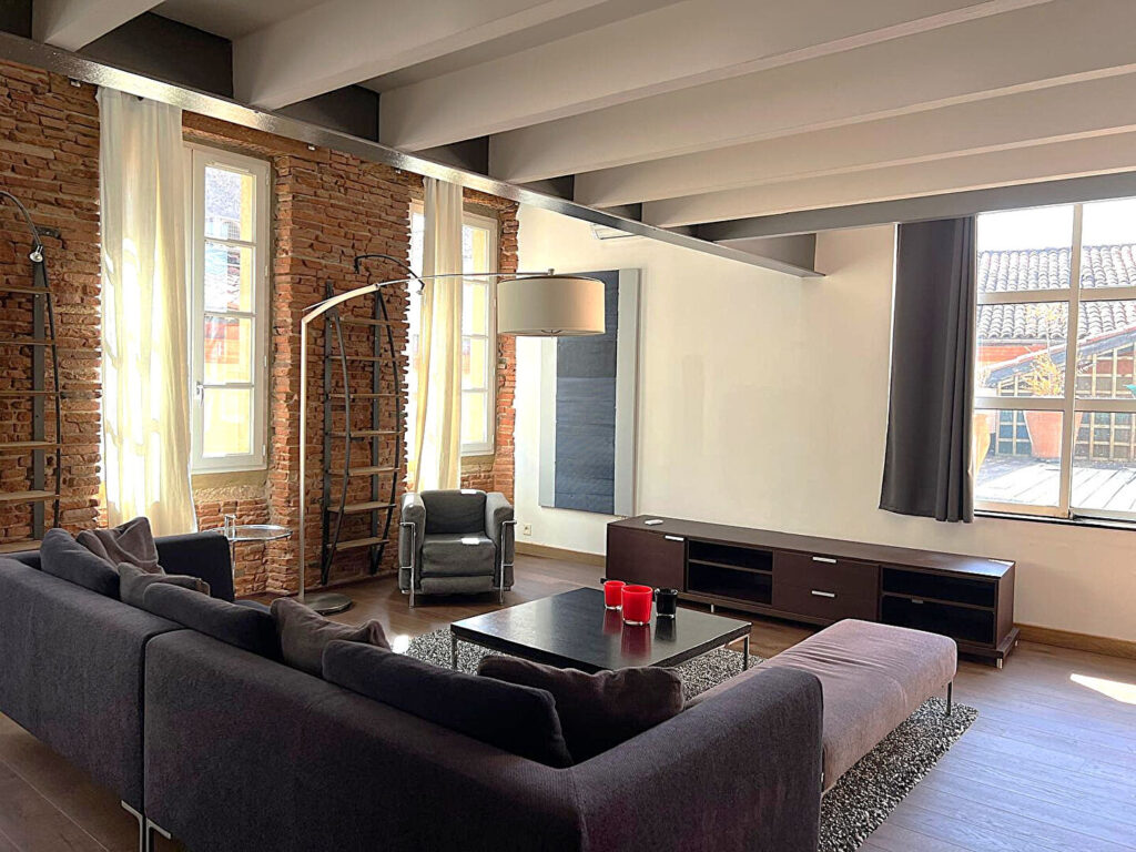 Toulouse Carmes – Appartement T4 – esprit maison sur le toit avec terrasse
