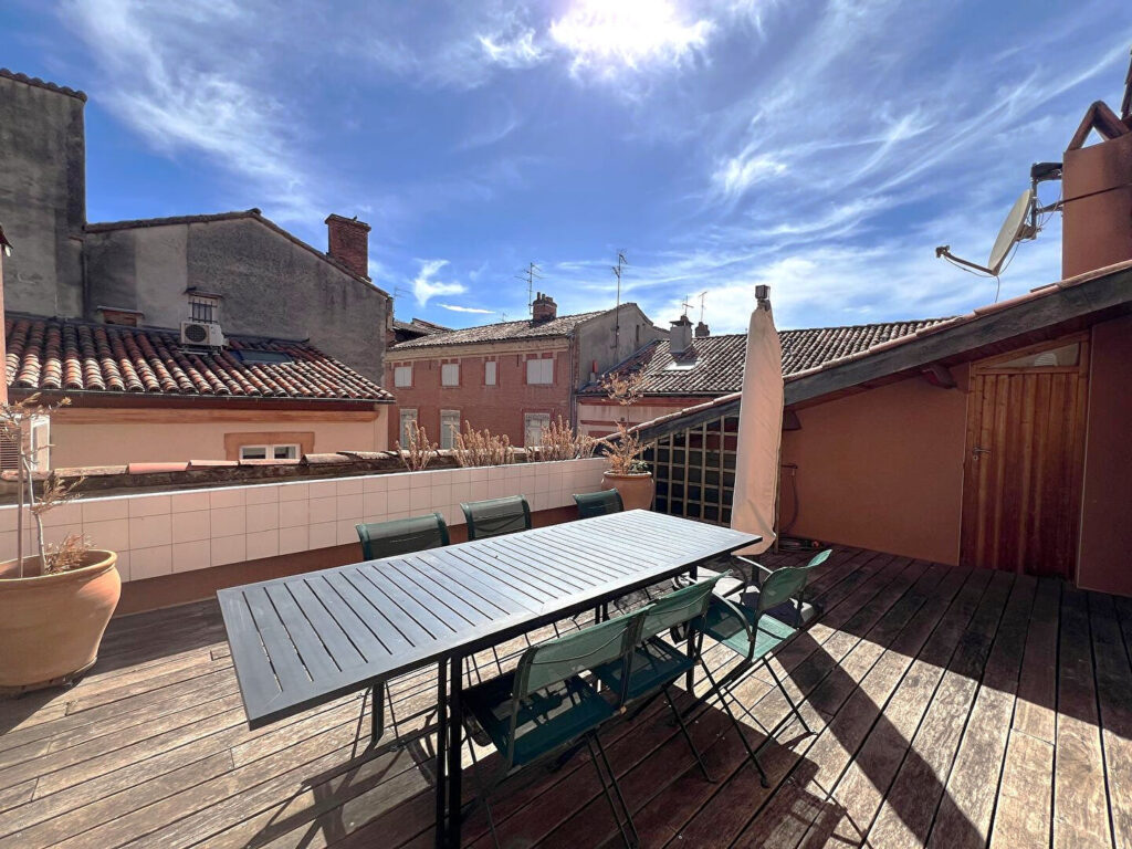 Toulouse Carmes – Appartement T4 – esprit maison sur le toit avec terrasse