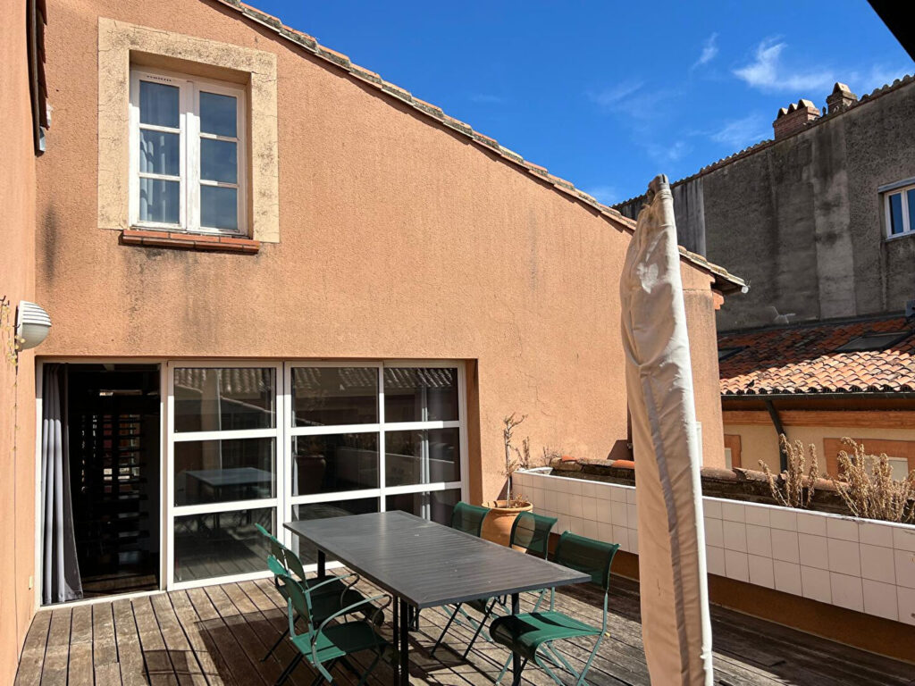Toulouse Carmes – Appartement T4 – esprit maison sur le toit avec terrasse