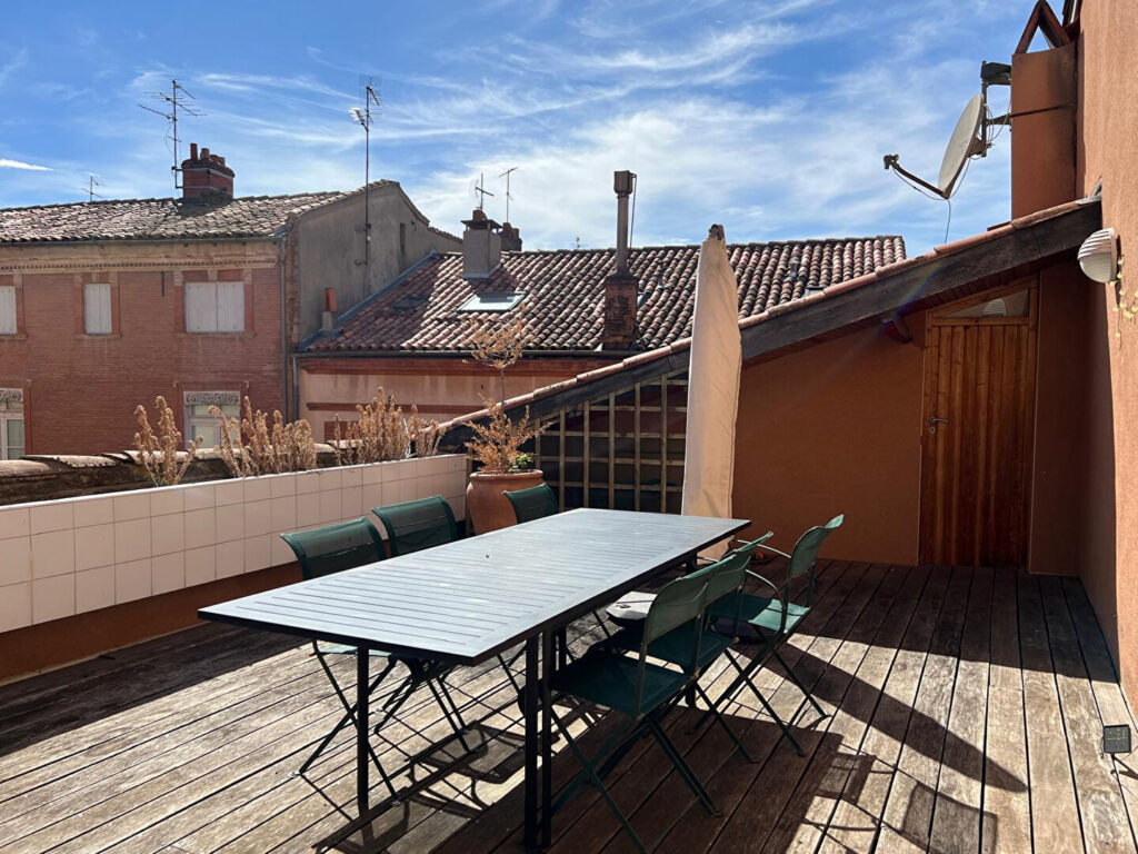 Toulouse Carmes – Appartement T4 – esprit maison sur le toit avec terrasse
