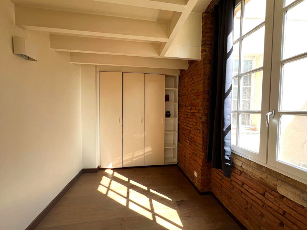 Toulouse Carmes – Appartement T4 – esprit maison sur le toit avec terrasse