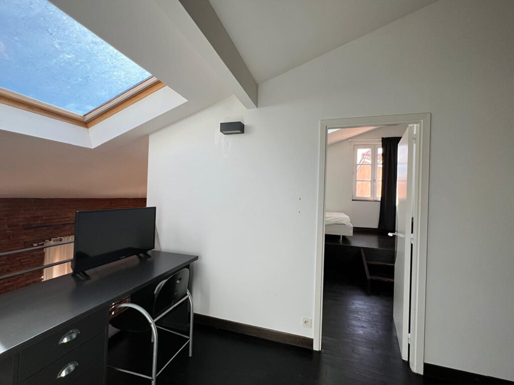 Toulouse Carmes – Appartement T4 – esprit maison sur le toit avec terrasse