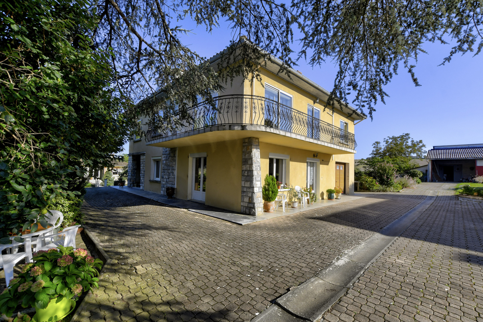 Maison Type T6 - 209m2 - Dépendance 100m2