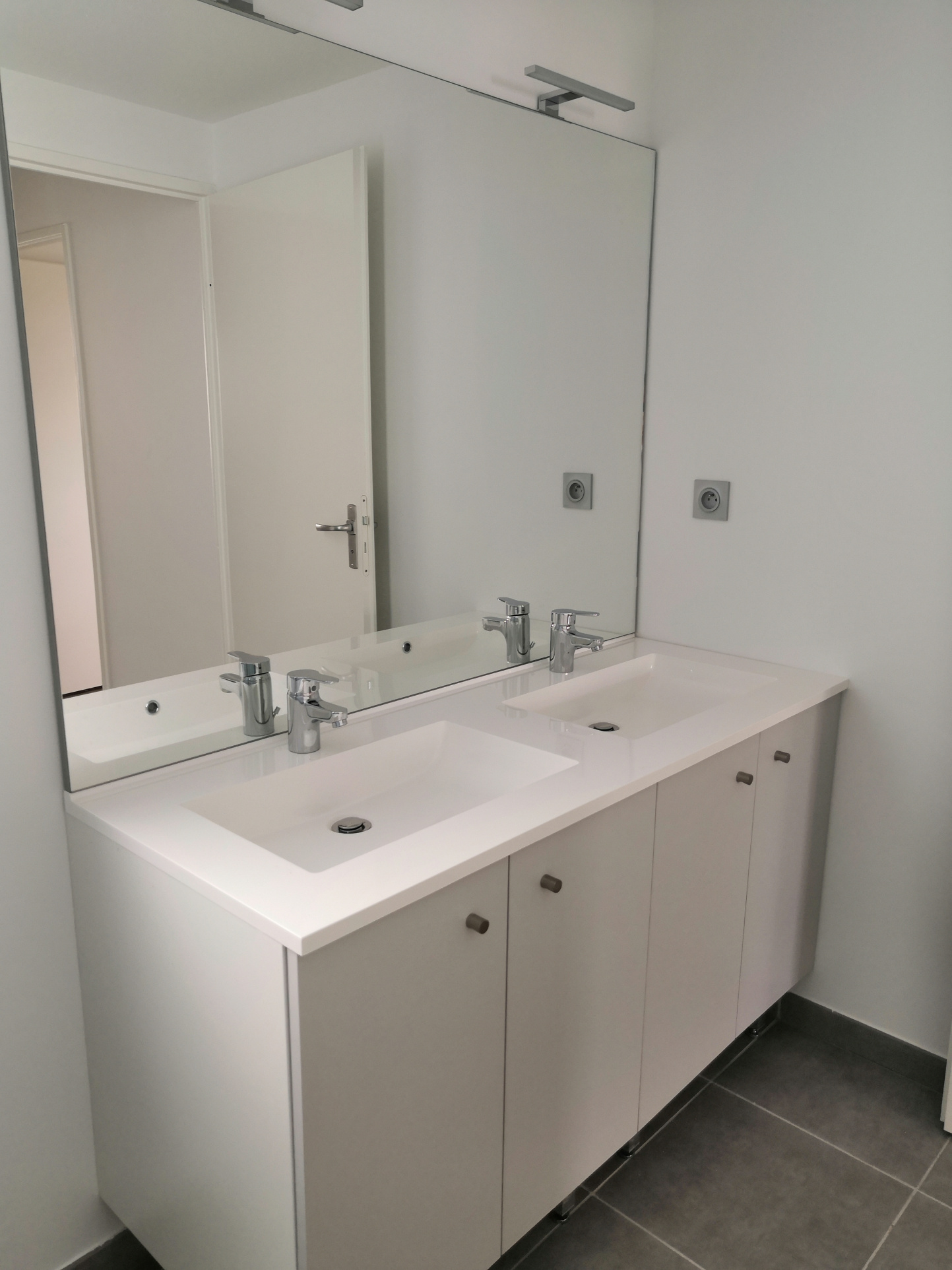 APPARTEMENT T4 + Grande Terrasse à Saint Martin du Touch